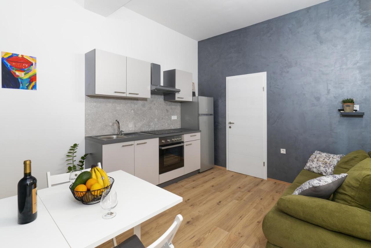 Stunning Apartment In Quiet Street Near Center With Free Parking 4 Floor Rijeka Exterior photo