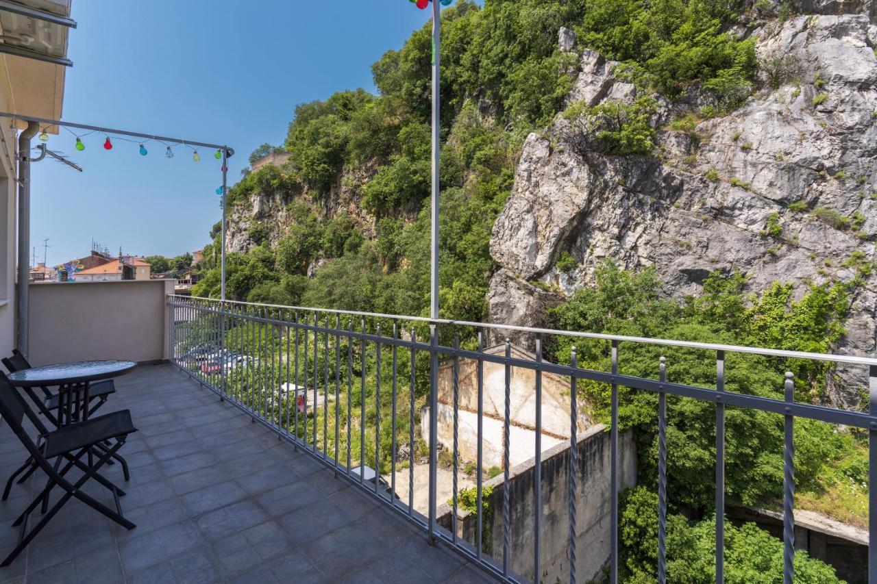 Stunning Apartment In Quiet Street Near Center With Free Parking 4 Floor Rijeka Exterior photo