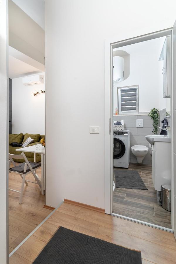Stunning Apartment In Quiet Street Near Center With Free Parking 4 Floor Rijeka Exterior photo